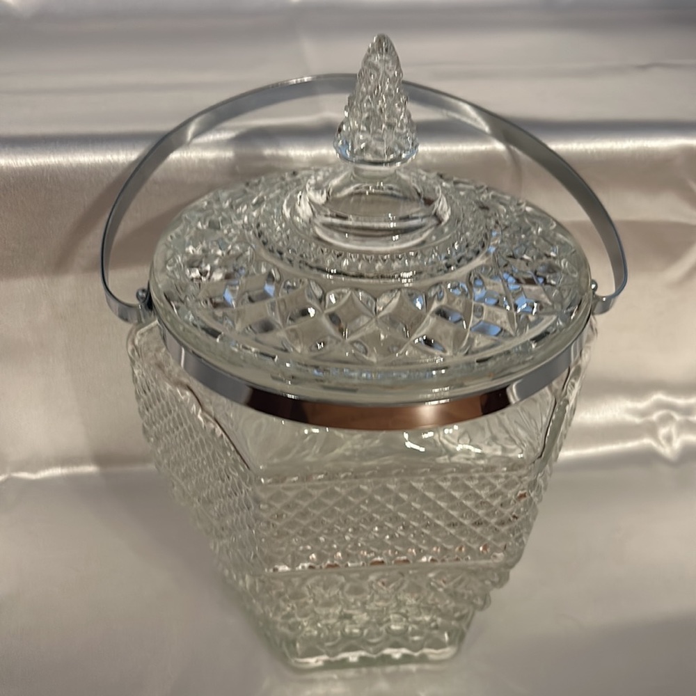 Vintage Anchor Hocking Wexford Glass Ice Bucket with Lid & Tongs Diamond Shaped